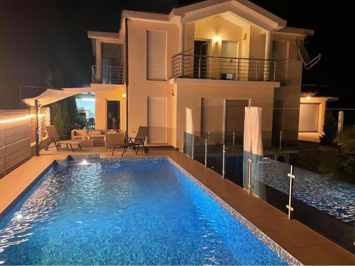Ferienhaus Siroki Brijeg Экстерьер фото